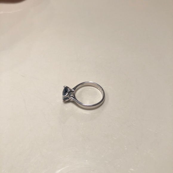 2.25 Carats London Blue Topaz Ring Sterling Silver - Picture 5 of 8